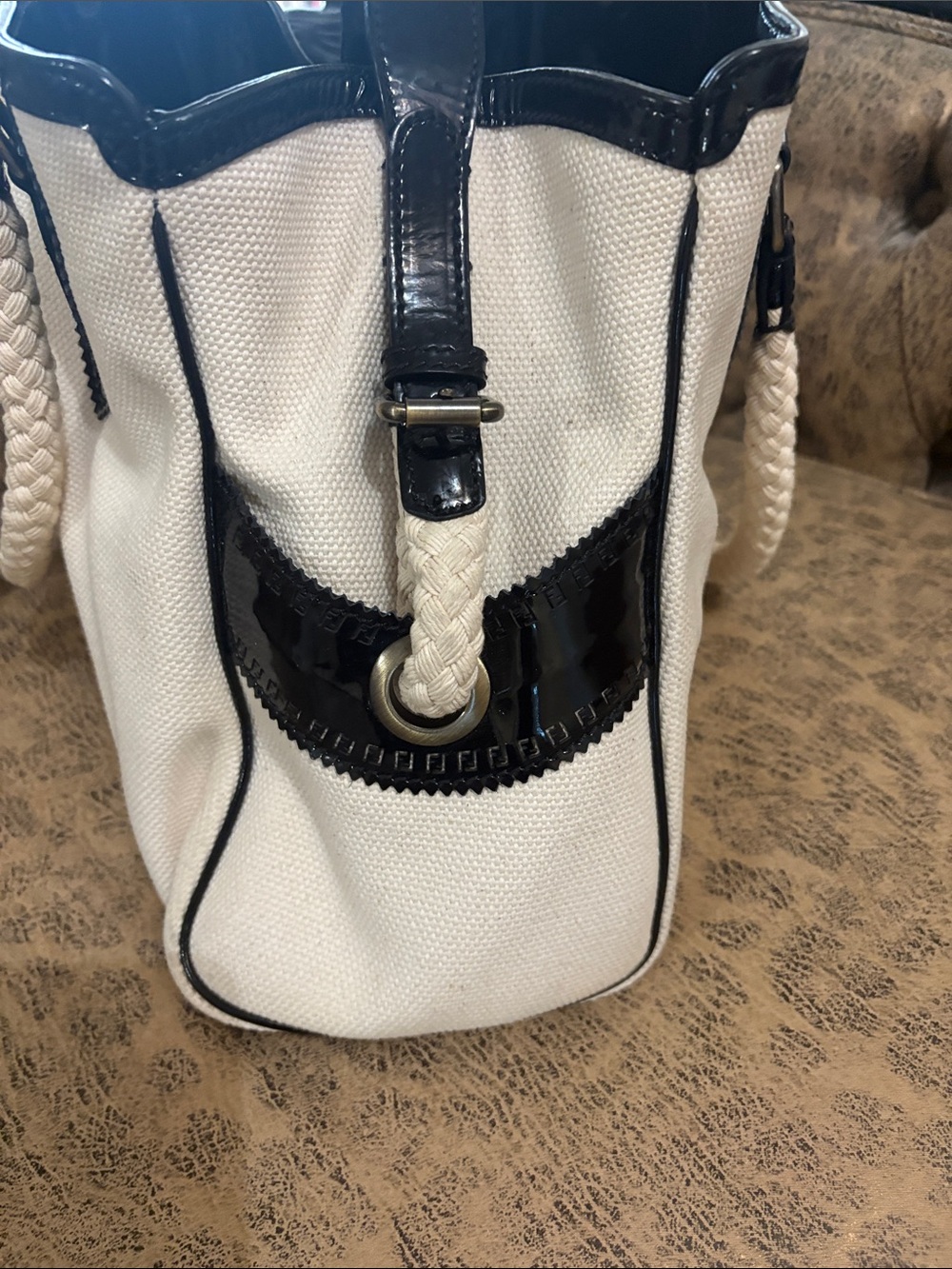 Vintage Fendi White Canvas Shoulder Bag with Black Patent Leather Logo and Trim - Picture 7 of 12